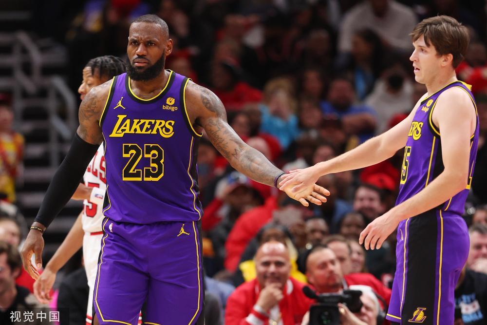 展现出极强 展现出极强