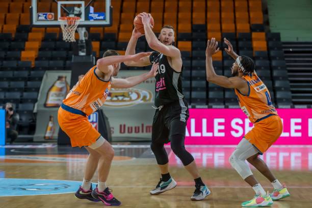 不足以及战 不足以及战